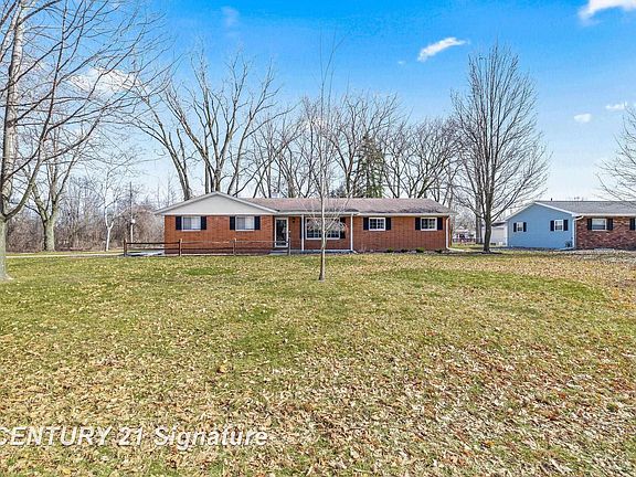 3rd image of 3690 Waterloo Dr