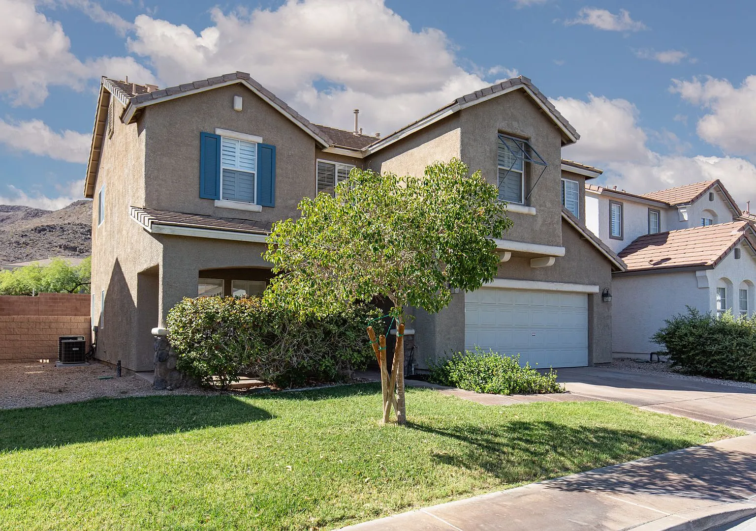 Henderson - Large 3 Bedrooms, 2.5 Baths With Huge Loft/Family Room — Photo 3