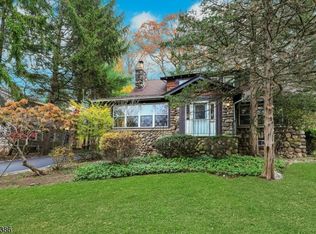 99 Armour Rd, Mahwah, NJ 07430