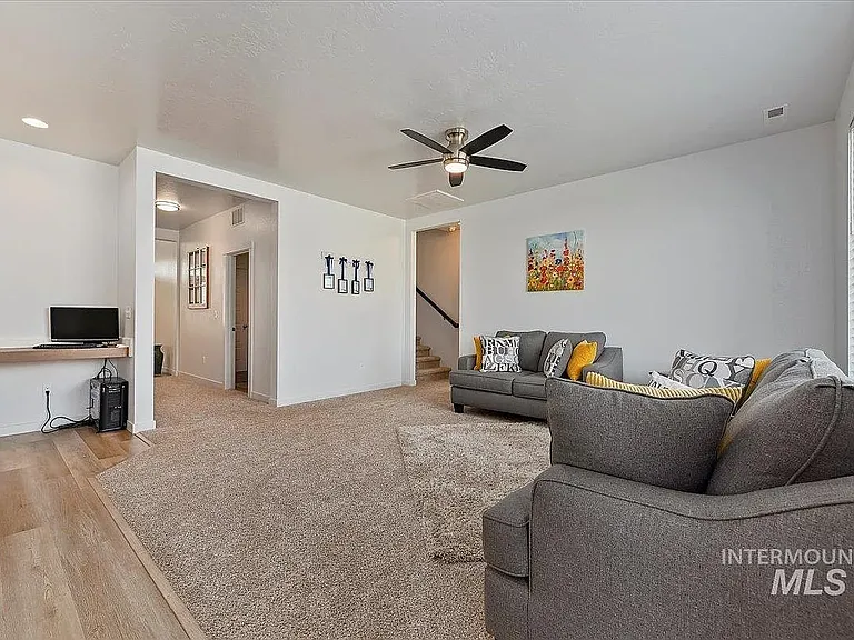 2934 W Silver Riv — Photo 6