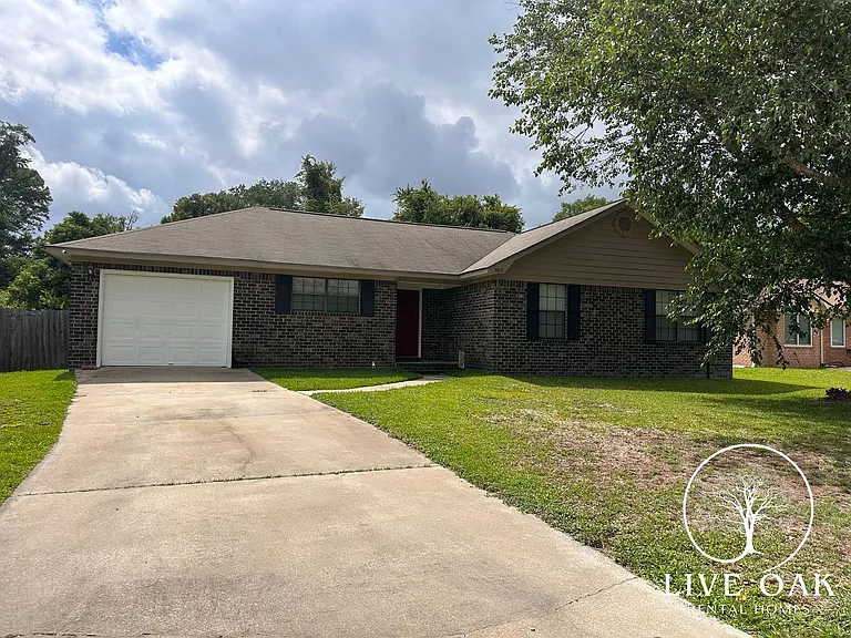 952 Gulfstream Rd — Photo 2