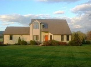 248 River Rd, Sunderland, MA 01375