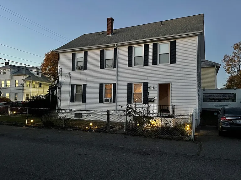 911 York Ave #1 — Photo 1