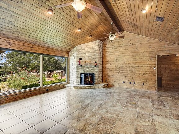 5th image of 62 Woodcreek Dr