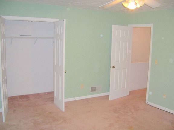 4th image of 2920 Lexington Trace Dr SE