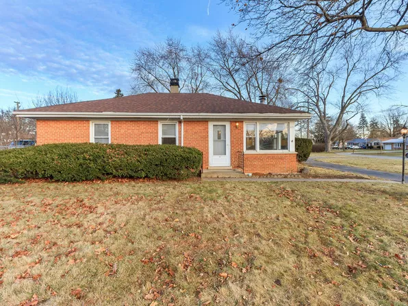 301 Pine Ln, Bensenville, IL 60106