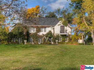 804 Loveland Dr, Omaha, NE 68114