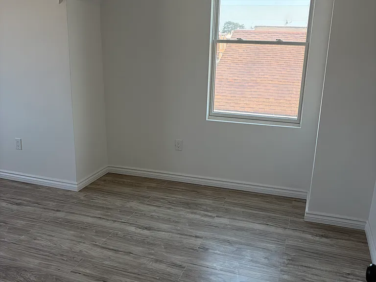 1536 Bath Ave #3 — Photo 10