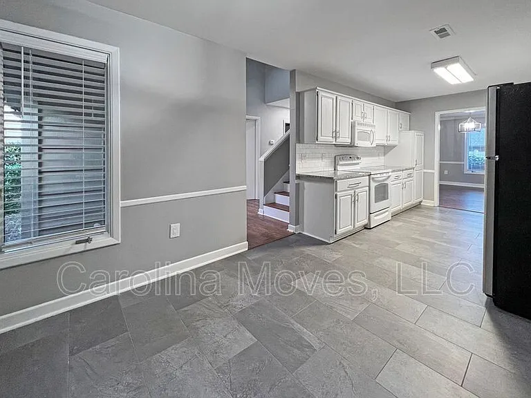 419 Sparrow Hawk Ct — Photo 7