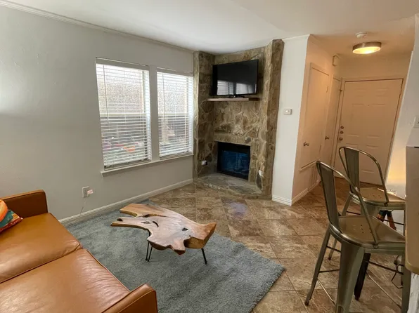 5608 Cougar Dr APT 109, Austin, TX 78745