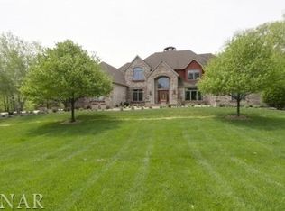 6 Eastwood Ct, Towanda, IL