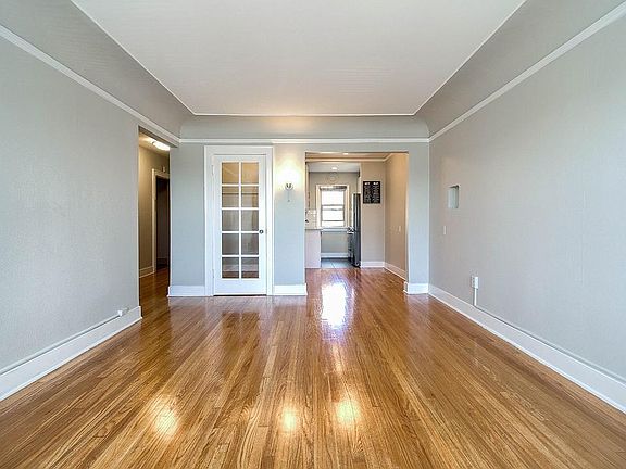 2nd image of 411 Bellevue Ave E #4581174ec
