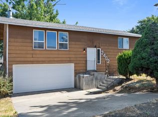 2402 W 16th Ave, Kennewick, WA 99337