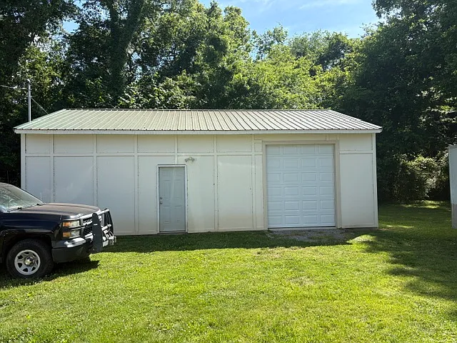 301 Jones Ave — Photo 19