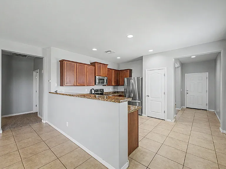 41177 W Lucera Ln — Photo 9