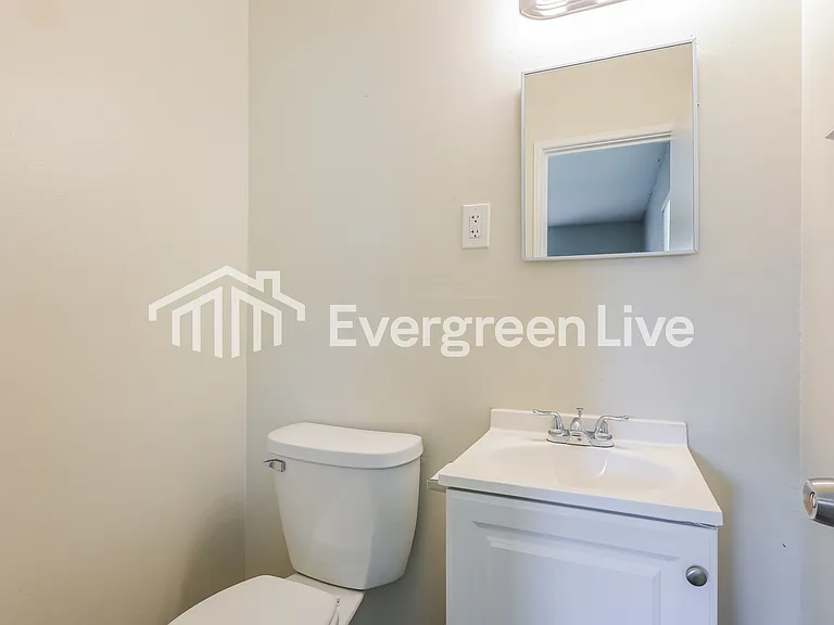 2435 Orleans Ln — Photo 9