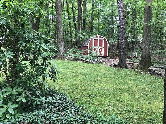 3rd image of 196 Oakley Dr