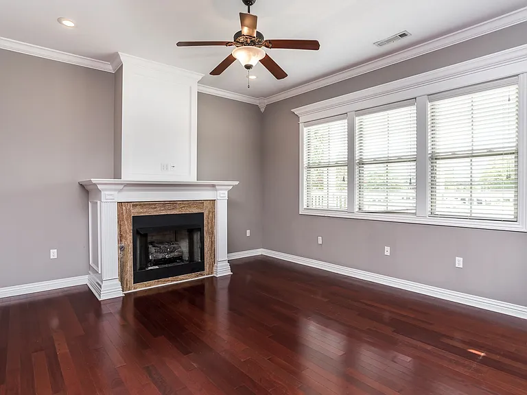 525 N Rupple Rd — Photo 7