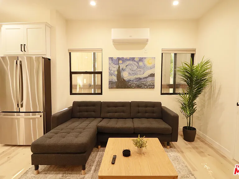 9040 Phyllis Ave #D — Photo 2