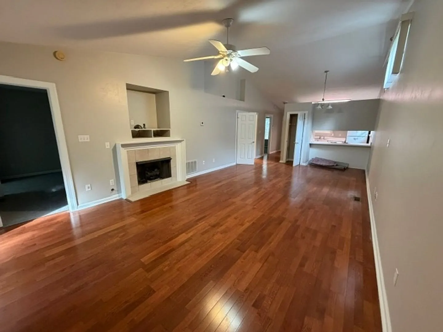 Charming 2BR Townhome in Tallahassee — Photo 2