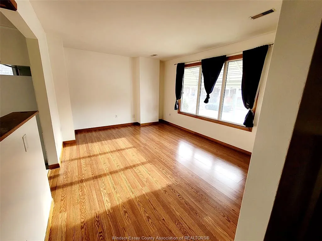 2 bed, $1,550 — Photo 2