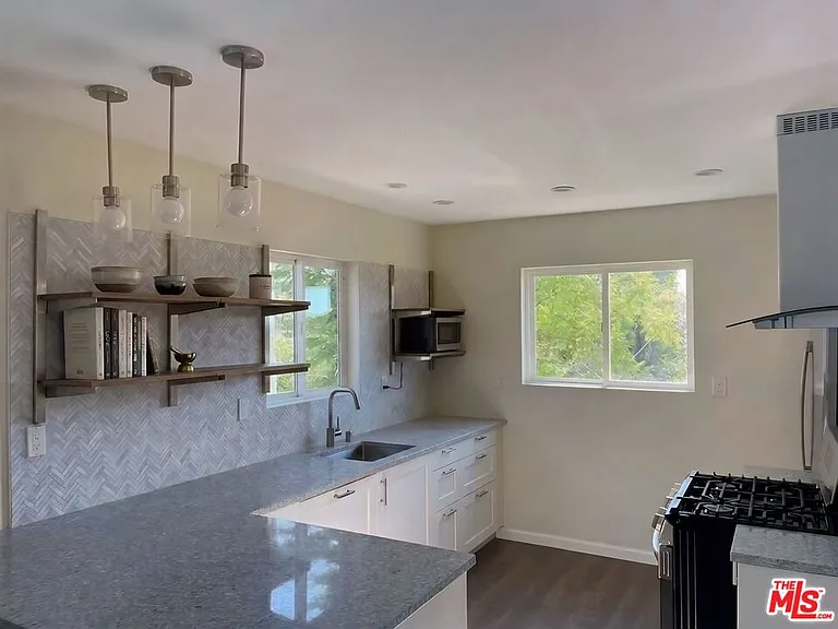 23749 Canyon Dr #B — Photo 3