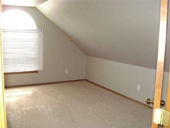 5th image of 2945 SW 124th Ct