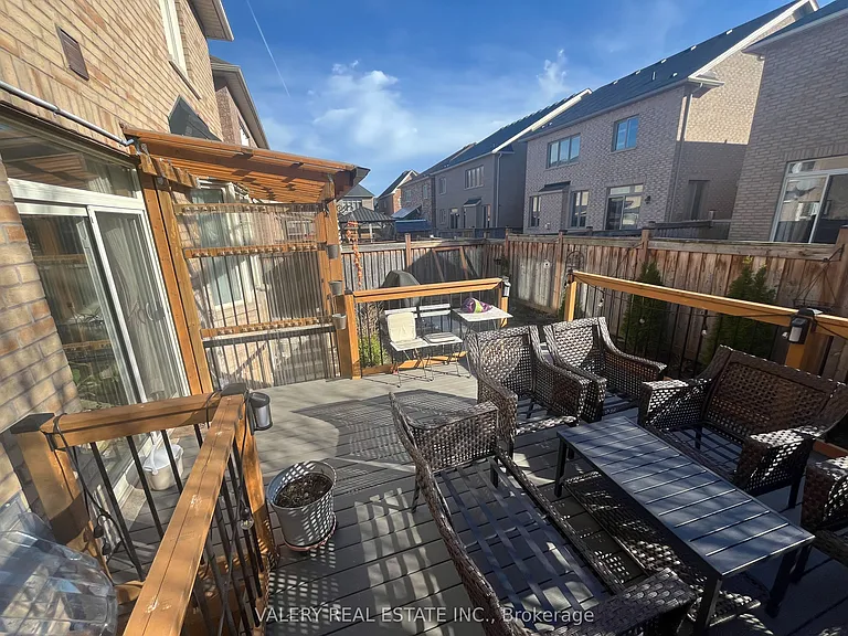 48 Bellcrest Rd #1 — Photo 27
