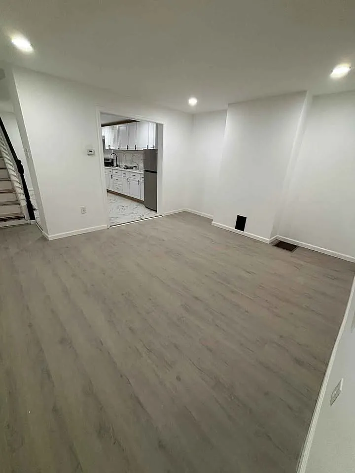 3 bed, 900 sqft, $1,500 — Photo 1