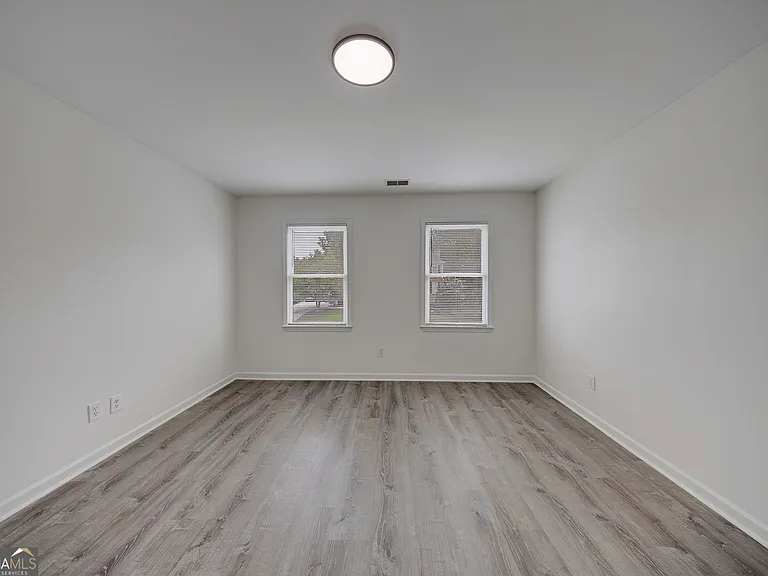 5795 Dovnick Dr — Photo 34