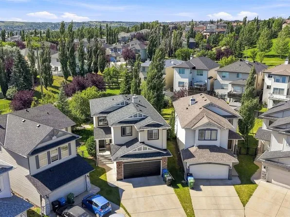 230 NE Panamount Grv NW, Calgary, AB T3K 5V5