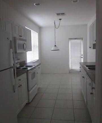 4th image of 1881 SE High Springs Dr