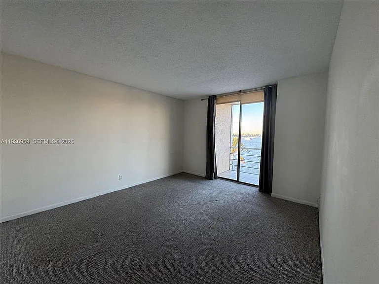 2821 N Miami Beach Blvd #5P — Photo 10