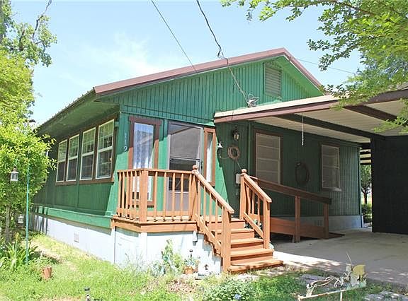 3rd image of 119 Guinevere Cir