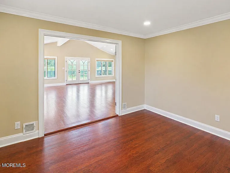 437 Adamston Rd — Photo 22