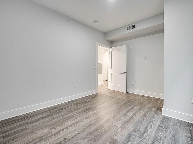 658 Grand St #504 — Photo 11