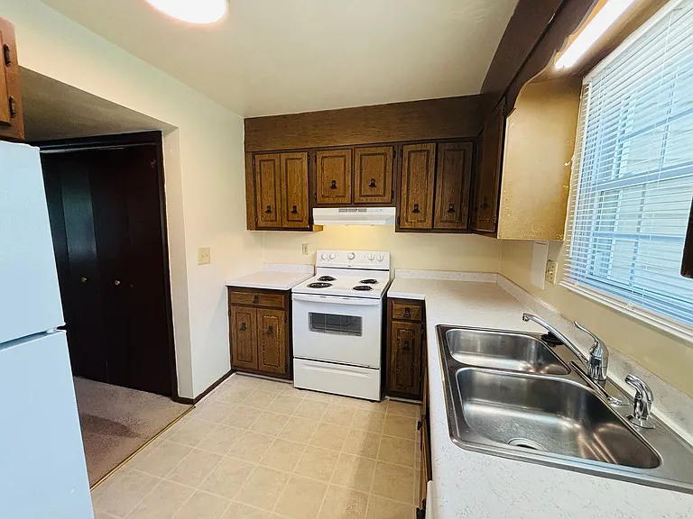 331 New Kent Rd — Photo 7