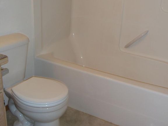3rd image of 715 N Jefferson St APT 13