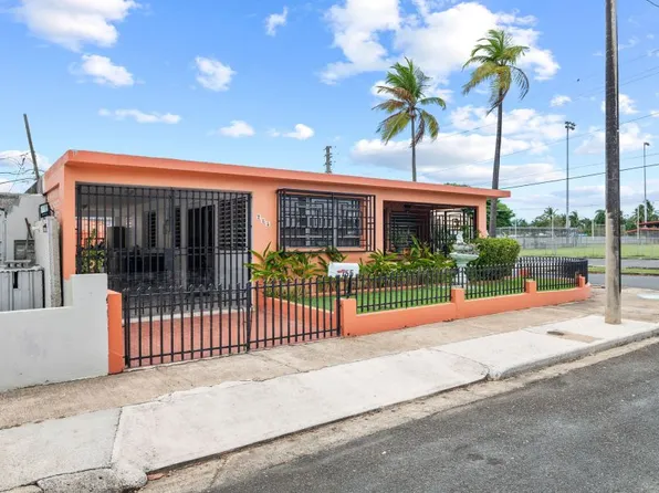 Bo Sabana Abajo Urb Vistamar #N755-c, Carolina, PR 00983