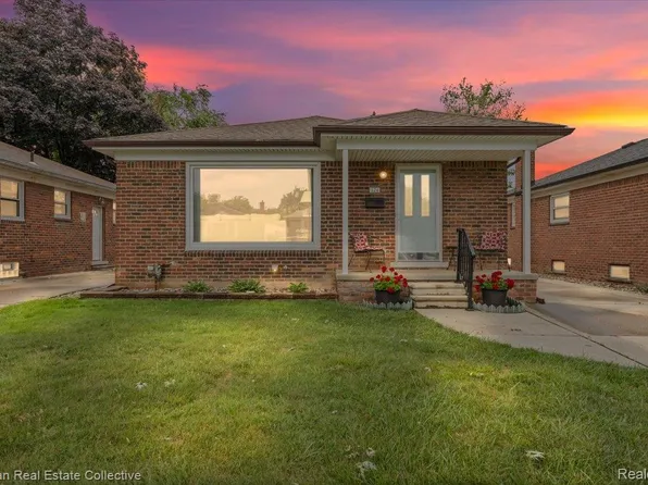 124 Elmsford Dr, Clawson, MI 48017