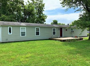 104 E Logan St, Longview, IL 61852