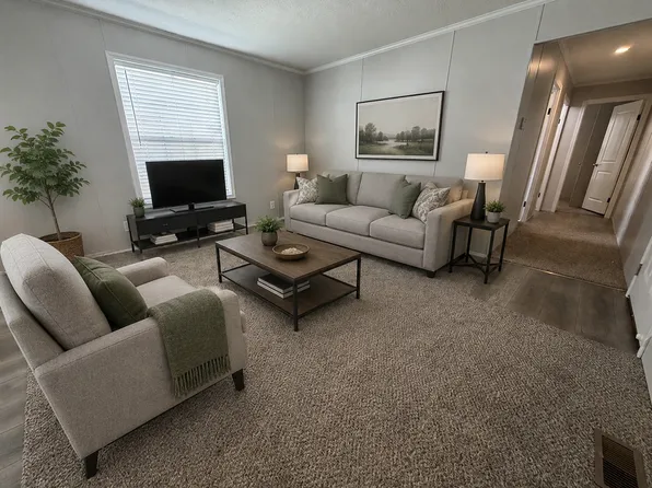 38056 Johannes Dr, Clinton Township, MI 48038