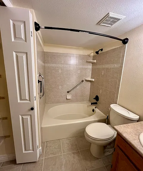 922 S Walden St #102 — Photo 5