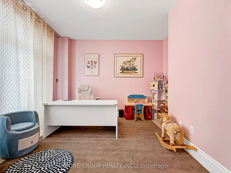 261 Angus Glen Blvd — Photo 7