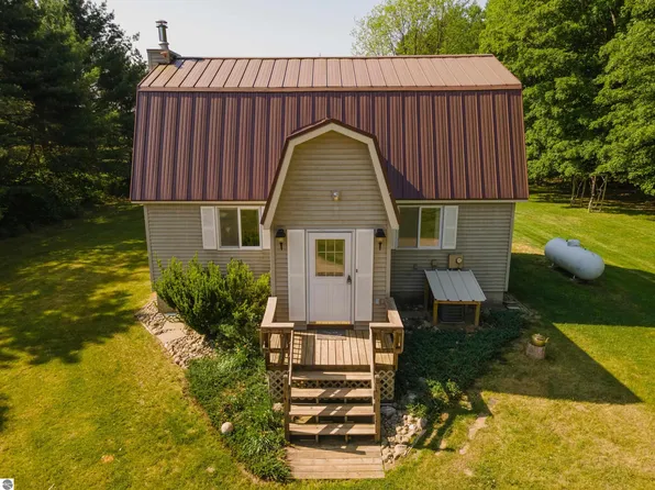 12168 Moorestown Rd SE, Fife Lake, MI 49633