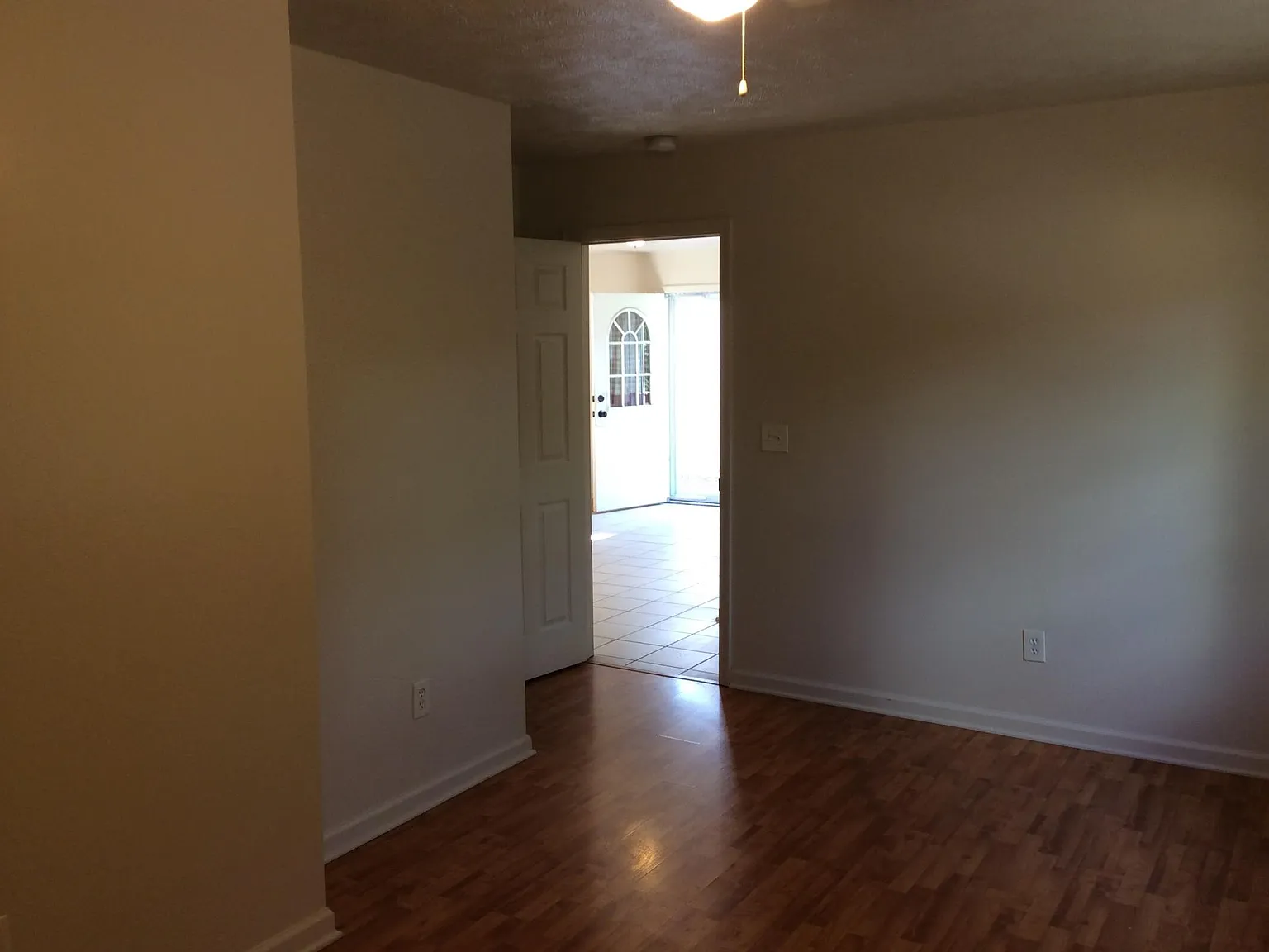 128 Wellington St — Photo 1