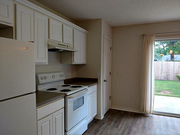 5th image of 10532 Wilderness Ln