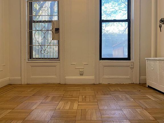 3rd image of 332 E 11th St APT 1A