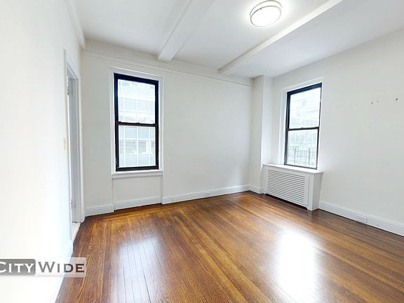 3rd image of 140 E 46th St APT 4O