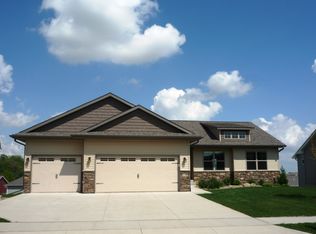 128 Arlington Dr, Iowa City, IA 52245